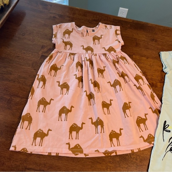 2 Tea Collection pink camel white jungle dresses size 7 100% cotton - Picture 2 of 9